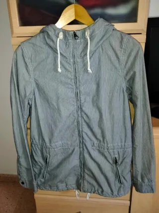 Chaqueta H&M rayas grises y blancas