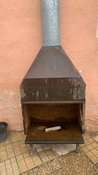 Chimenea metálica de leña