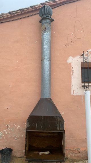 Chimenea metálica de leña