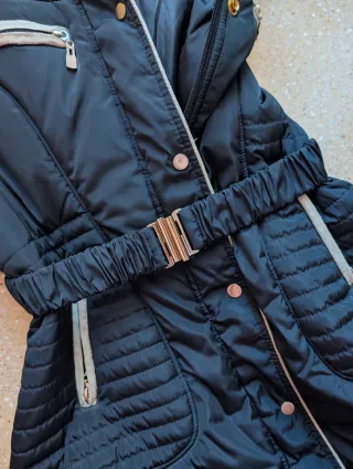 Abrigo negro con cinturón talla L