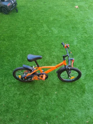 Bicicleta infantil 16 BTWIN casi nueva