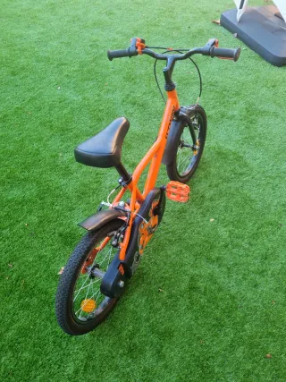 Bicicleta infantil 16 BTWIN casi nueva