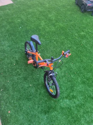 Bicicleta infantil 16 BTWIN casi nueva