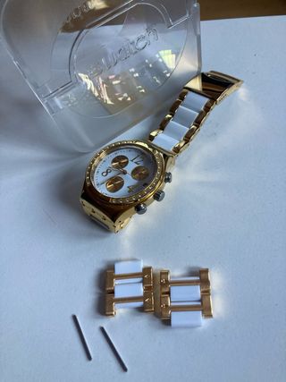 Reloj Swatch Oro y Blanco Mujer