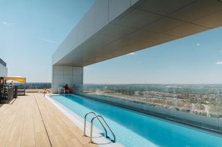 Piso en alquiler en Valdeacederas en Madrid