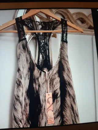 Top lencero estampado beige y negro