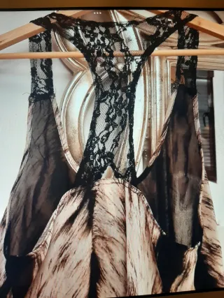 Top lencero estampado beige y negro