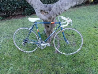 Bicicleta de carretera Peugeot azul