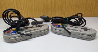 Pacchetto 2 controller Super Nintendo SNSP-005 PAL (LEED)