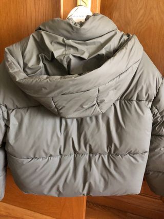 Plumas Zara verde kaki talla M sin estrenar