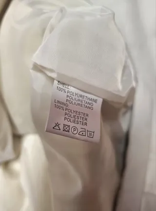 Chaqueta blanca con cinturón