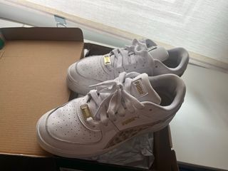 Zapatillas Puma Blancas con Estampado Animal