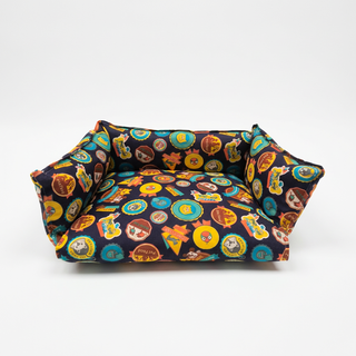 Cama pequeña multiusos para mascotas. Badges