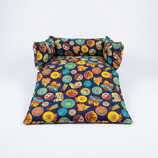 Cama pequeña multiusos para mascotas. Badges