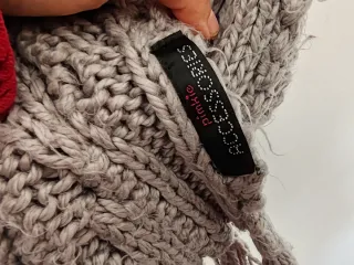 Bufanda larga trenzada gris