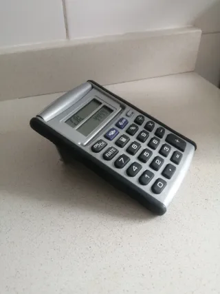 Calculadora Electrónica Gris