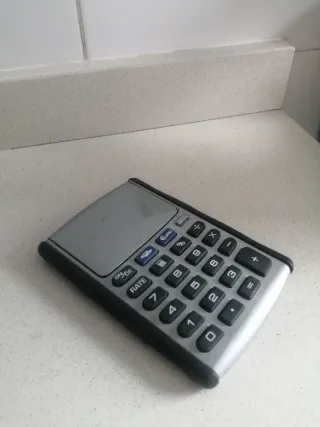 Calculadora Electrónica Gris