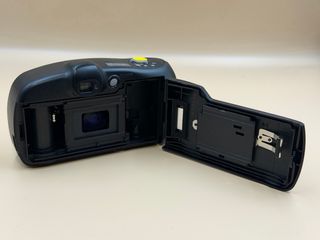 Cámara Minolta Freedom AF Zoom Negra