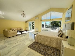 Chalet en alquiler en Elviria en Marbella