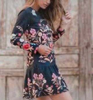 Vestido negro estampado floral