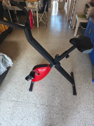 Bicicleta Estática Plegable Roja y Negra