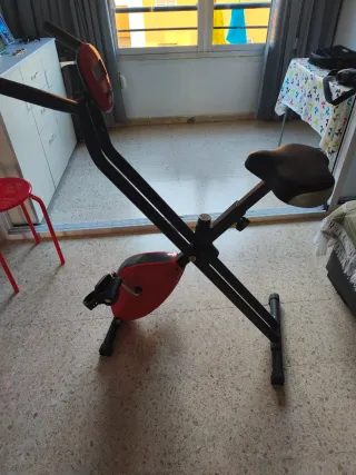 Bicicleta Estática Plegable Roja y Negra