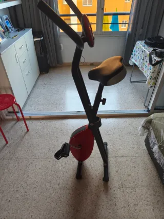 Bicicleta Estática Plegable Roja y Negra