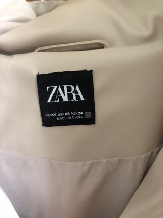 Chaleco Zara polipiel crudo con capucha