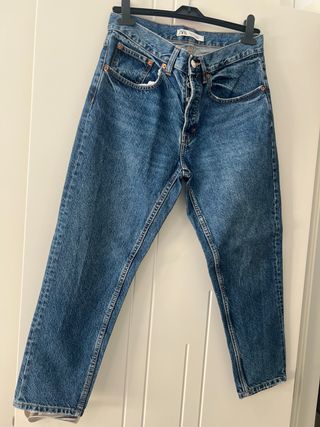 Pantalón vaquero Zara Talla 40. Nuevo