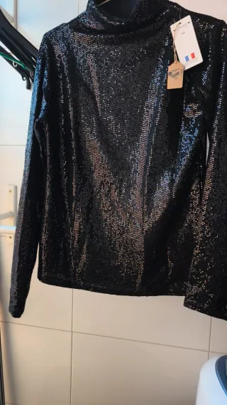 Varias prendas para fiestas