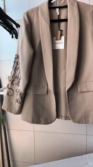 Varias prendas para fiestas