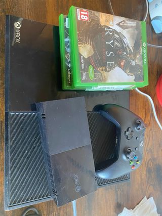 Xbox One Console Nera completa di giochi.