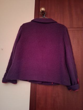 Chaqueta punto morada vivos fucsia 50% lana. Peque