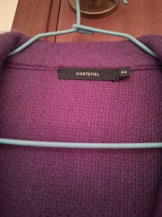 Chaqueta punto morada vivos fucsia 50% lana. Peque