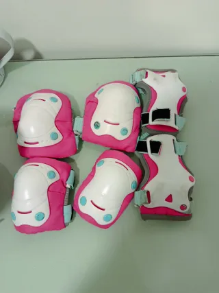 Patines Talla 30/31 + Protecciones + Mochila