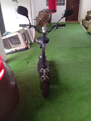 Patinete eléctrico con asiento