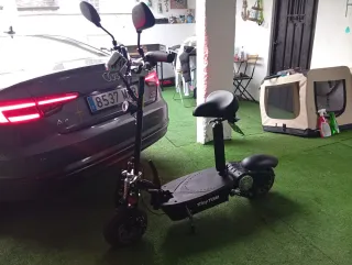 Patinete eléctrico con asiento