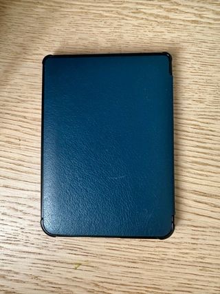 E-reader Kobo Clara HD Nero/Grigio. Custodia inclusa.