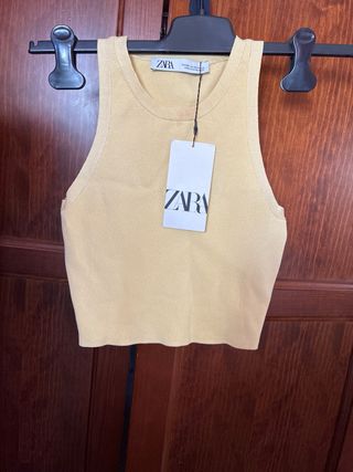 Camiseta Zara sin mangas amarilla Talla XS