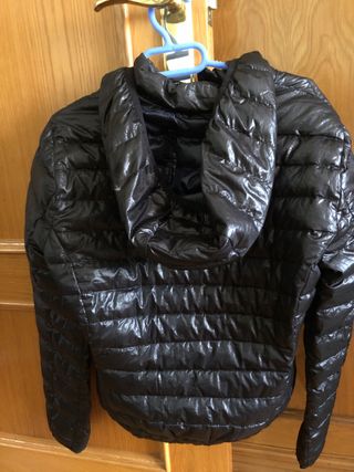 Plumas ligero negro talla L