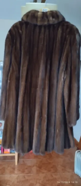 Abrigo de piel marrón