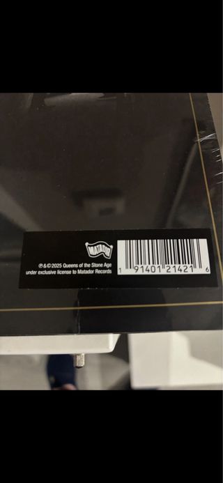 Queens Of The Stone Age - Alive In The Catacombs