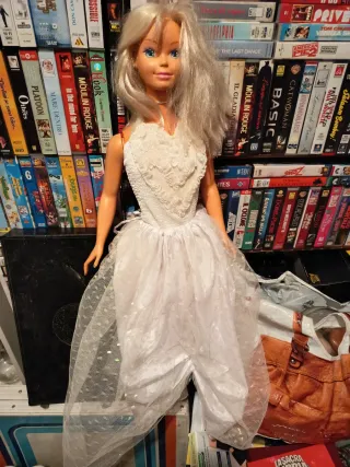 Bambola con vestito bianco Barbie xxl