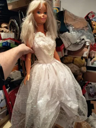 Bambola con vestito bianco Barbie xxl