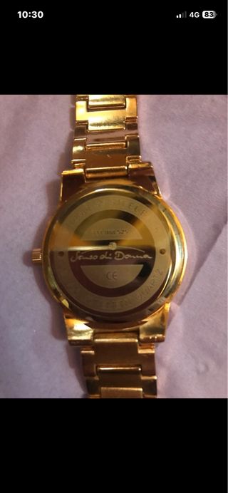 Orologio da polso dorato con strass