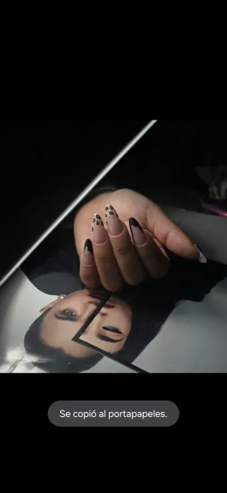 Manicura francesa y animal print