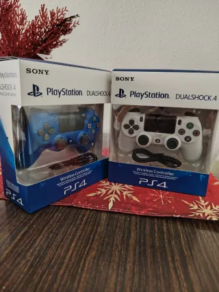 2 Mandos PS4 Nuovi (Bianco e Blu)