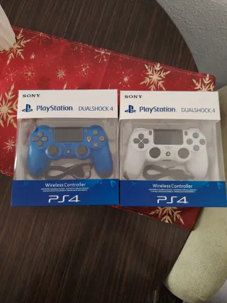 2 Mandos PS4 Nuovi (Bianco e Blu)