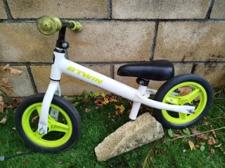 Bici de aprendizaje B'TWIN blanca