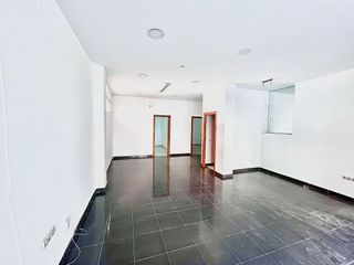 Local comercial en alquiler en Camas